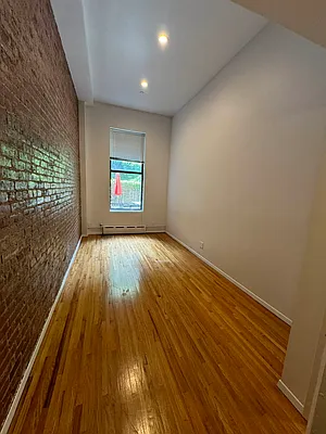 Rented by KNOCKKNOCK LLC | media 11