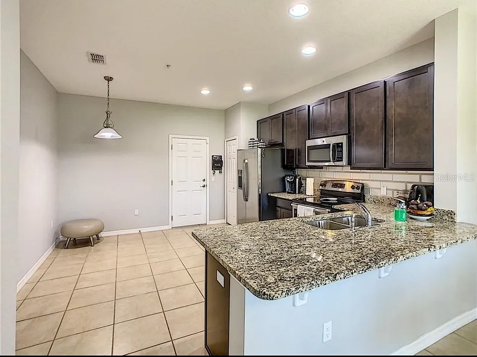 Seven Oaks Dr