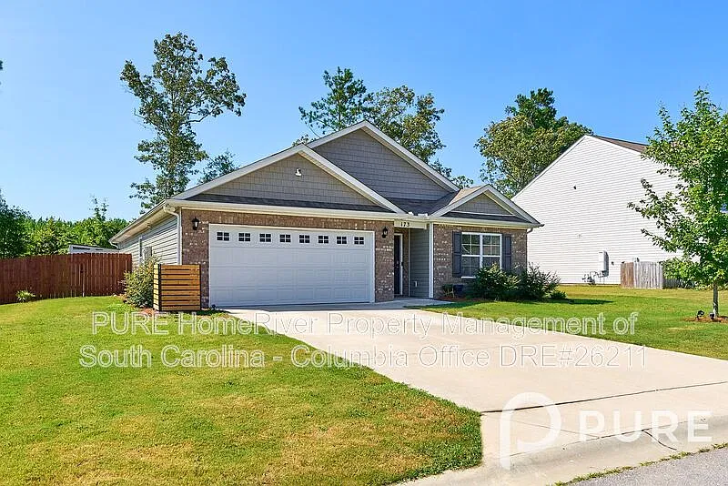 4 bed, 2.0 bath, 1828 sqft, $1,975 — Photo 3