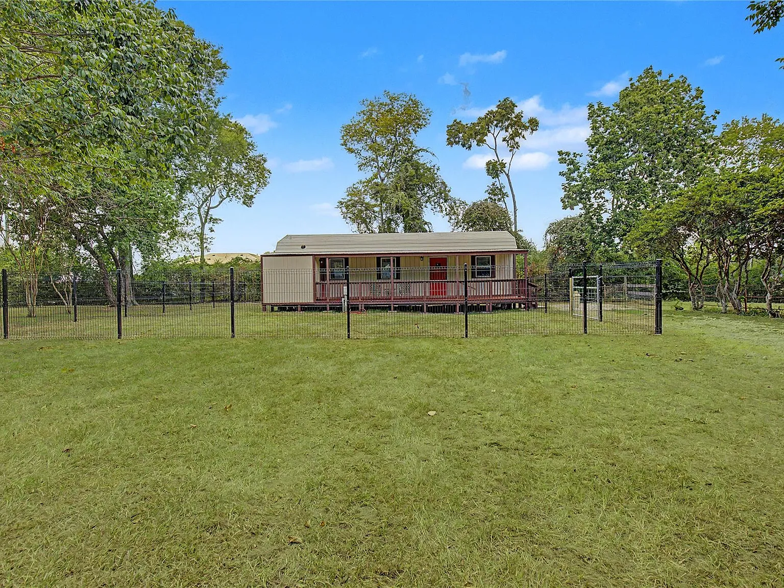 1 bed, 1.0 bath, 560 sqft, $1,700 — Photo 3