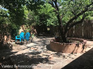 529 Old Santa Fe Trl, Santa Fe, NM 87505