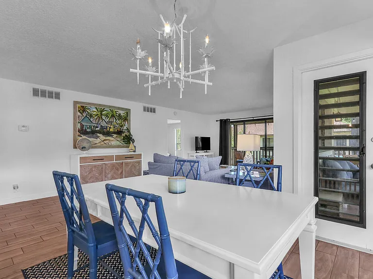 632 Brackenwood Cv — Photo 5