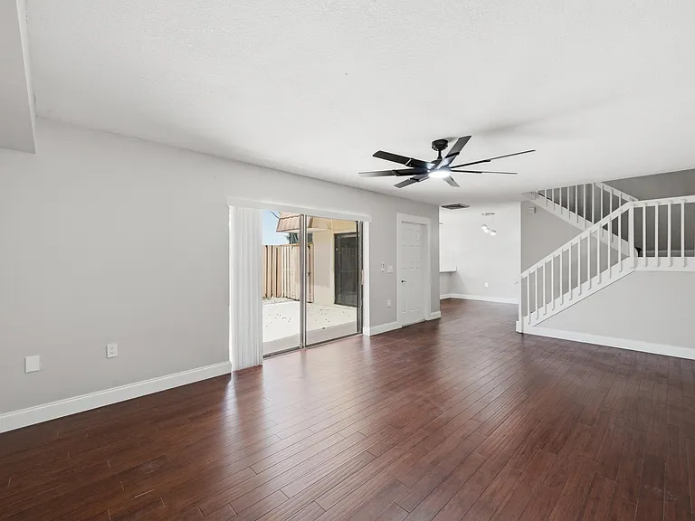 515 Green Springs Pl — Photo 8