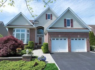 87 Foxglove Row, Aquebogue, NY 11901