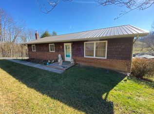295 Rolling Hills Dr, Marion, VA 24354