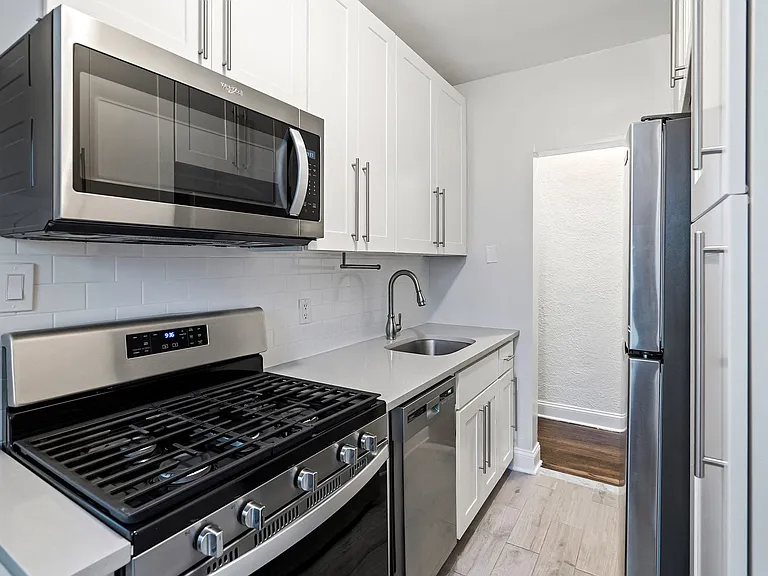 101 Terrace Avenue Apartments — Photo 3
