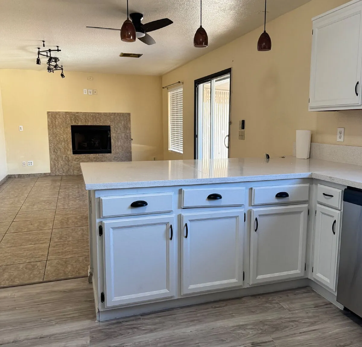 4 bed, 3.0 bath, 1912 sqft, $2,750 — Photo 3