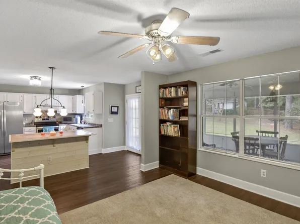201 Bridleridge Rd, Lexington, SC 29073