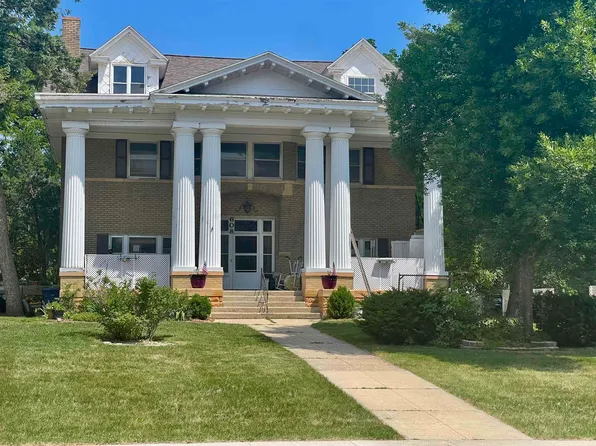 608 Lake St, Spirit Lake, IA 51360