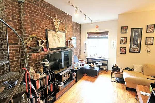 Rented by JK Dansar Corp | media 29