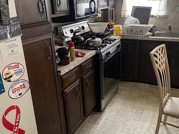 4th image of 5826 Kemble Ave