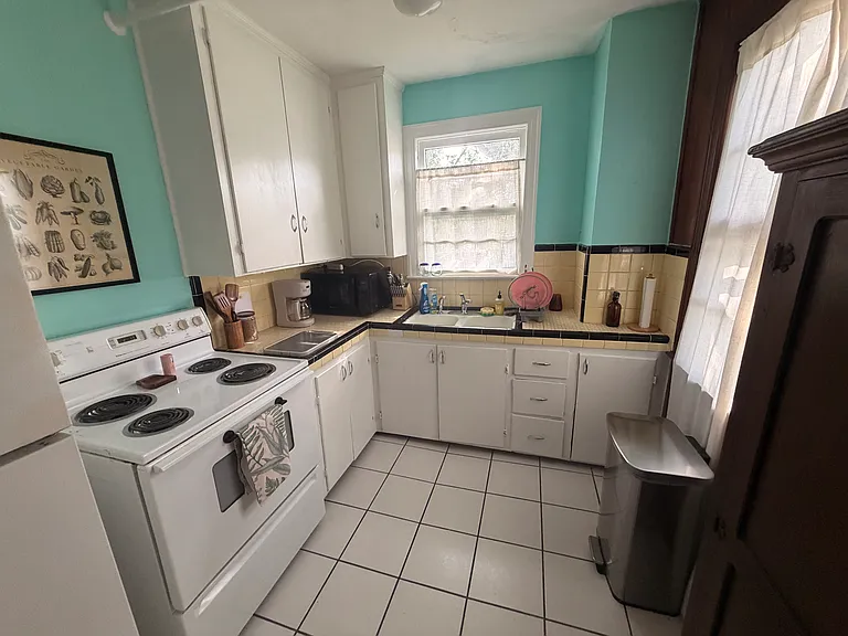 1301 S Albany Ave #B — Photo 9
