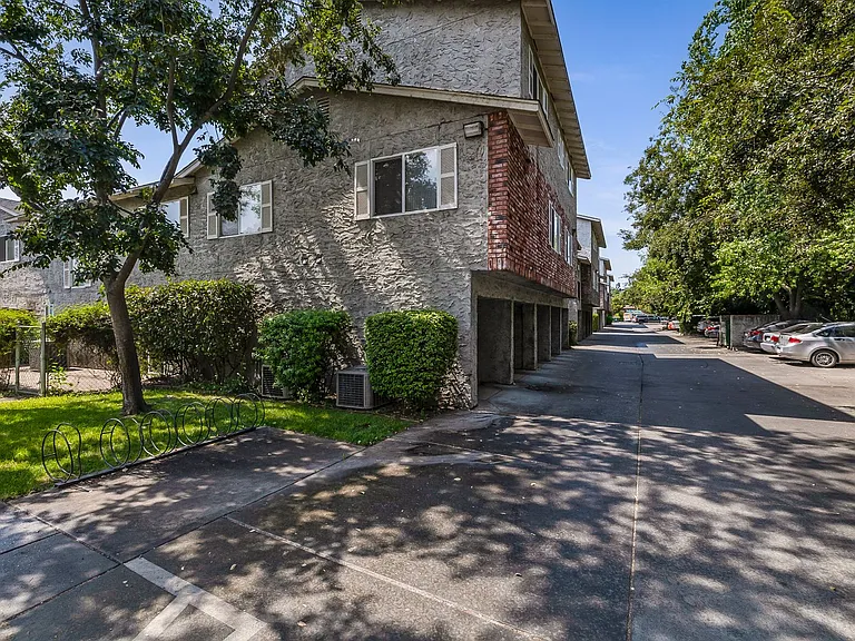 406 Nord Ave — Photo 31