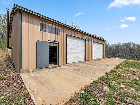 3rd image of 29183 Farm Road 1050