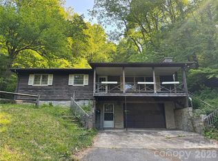 814 Mountain View Dr, Maggie Valley, NC 28751