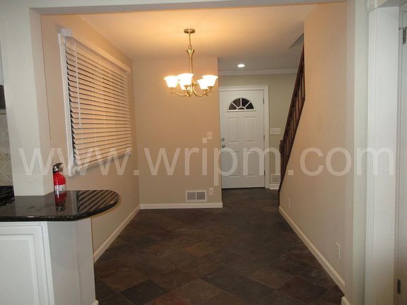 3rd image of 19 Lexington Ave