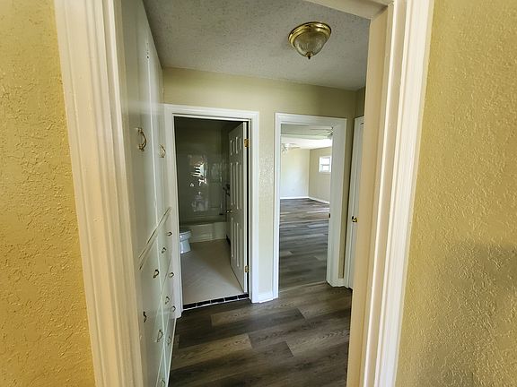 3rd image of 1209 NW Irwin Ave