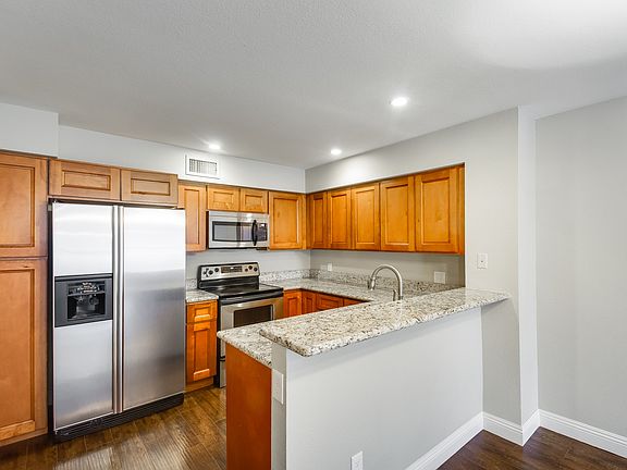 3rd image of 1717 E Union Hills Dr Unit 1005