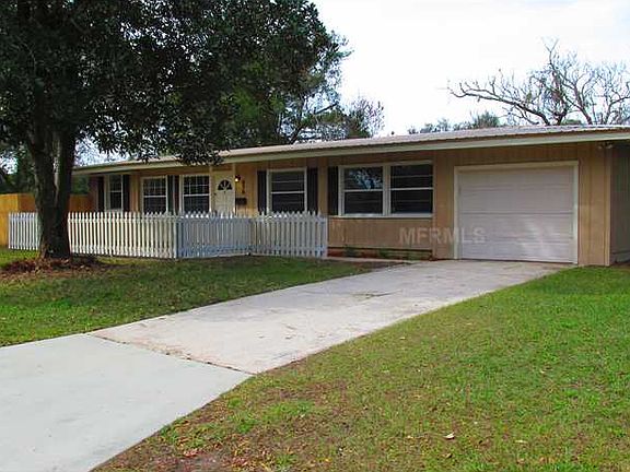 2nd image of 979 Carnation Dr