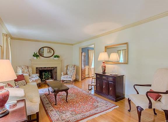4th image of 9511 Skyview Ct