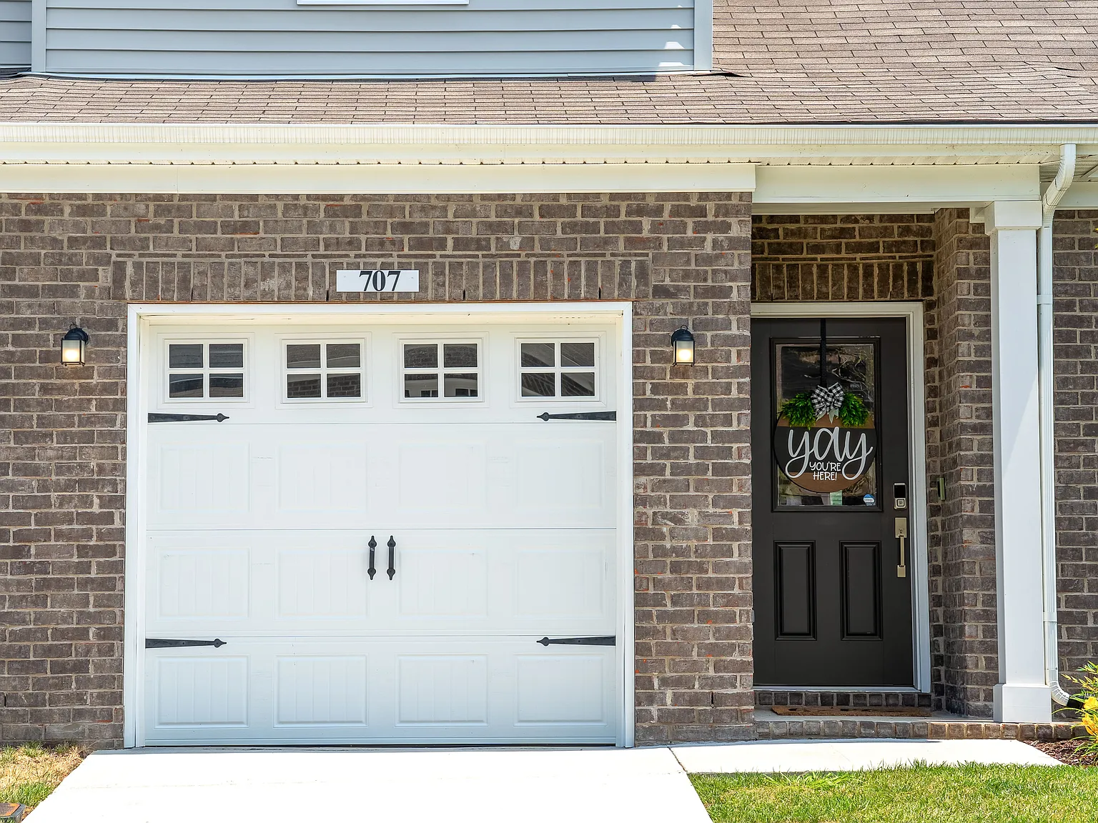 3 bed, 2.5 bath, 1746 sqft, $1,915 — Photo 3