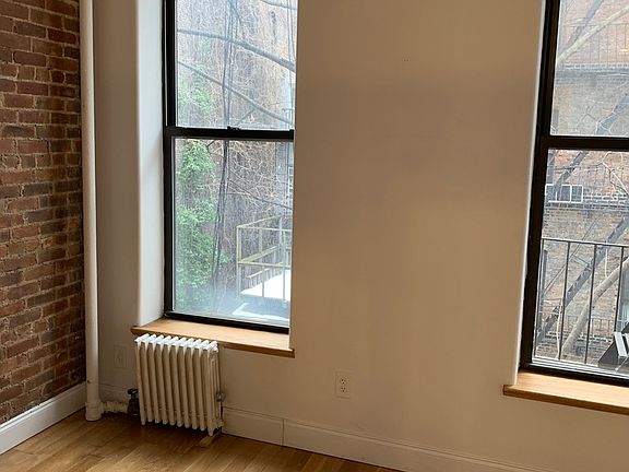 4th image of 39 Carmine St #1B
