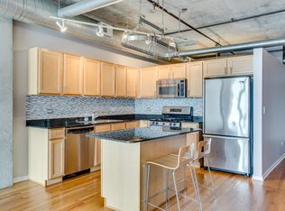 933 W Van Buren St APT 414, Chicago, IL 60607