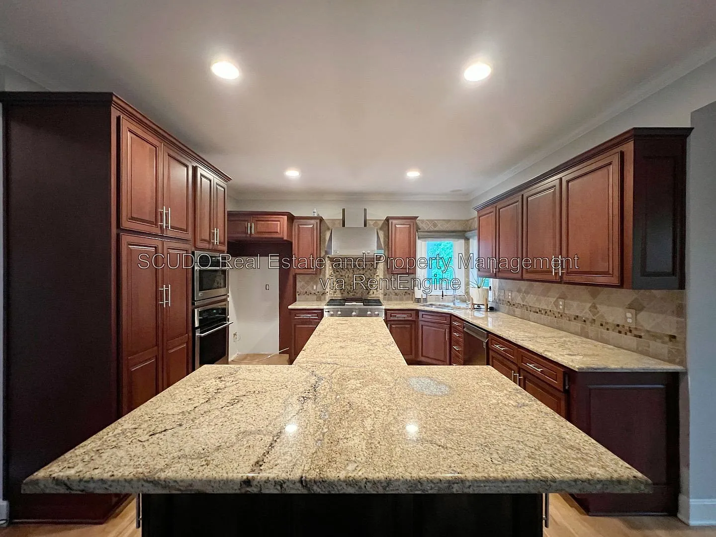 3 bed, 4.0 bath, 2916 sqft, $3,195 — Photo 3