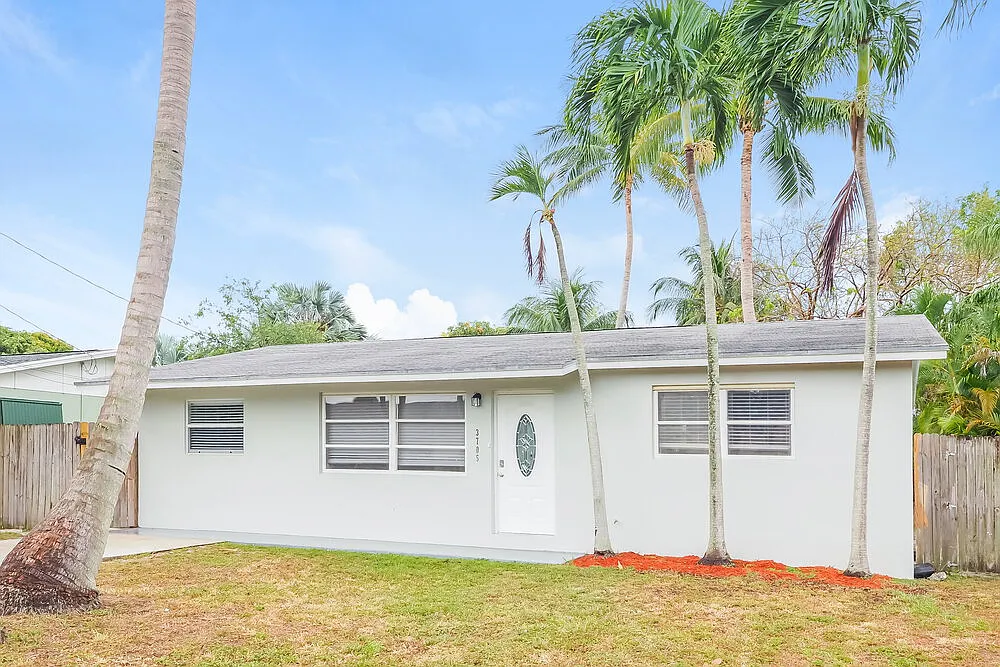 3 bed, 1.0 bath, 1092 sqft, $2,380 — Photo 4