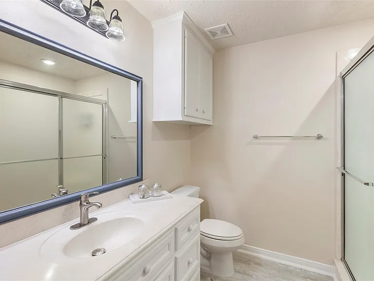 207 Foster St — Photo 10