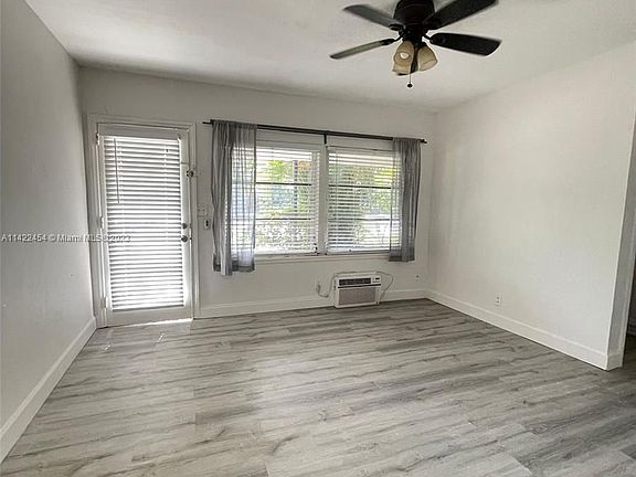 4th image of 420 NE 14th Ave APT 2
