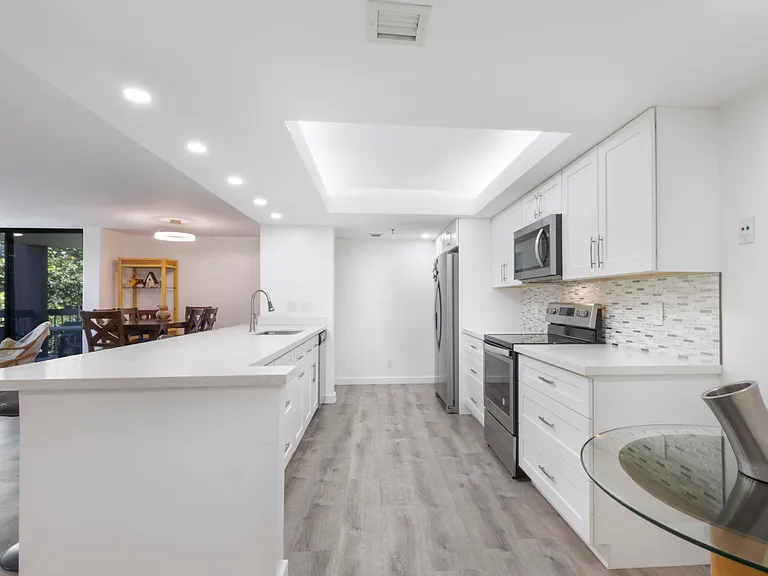 955 Egret Cir #402 — Photo 5