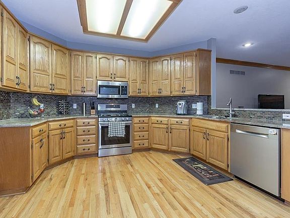 2nd image of 5400 W 153rd St