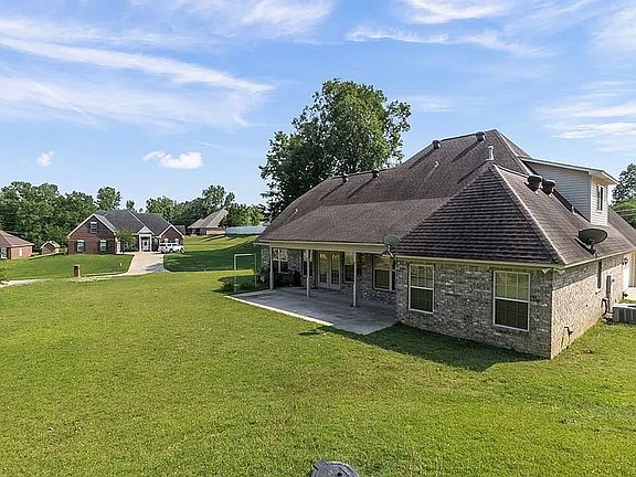 4th image of 113 Mill Creek Dr