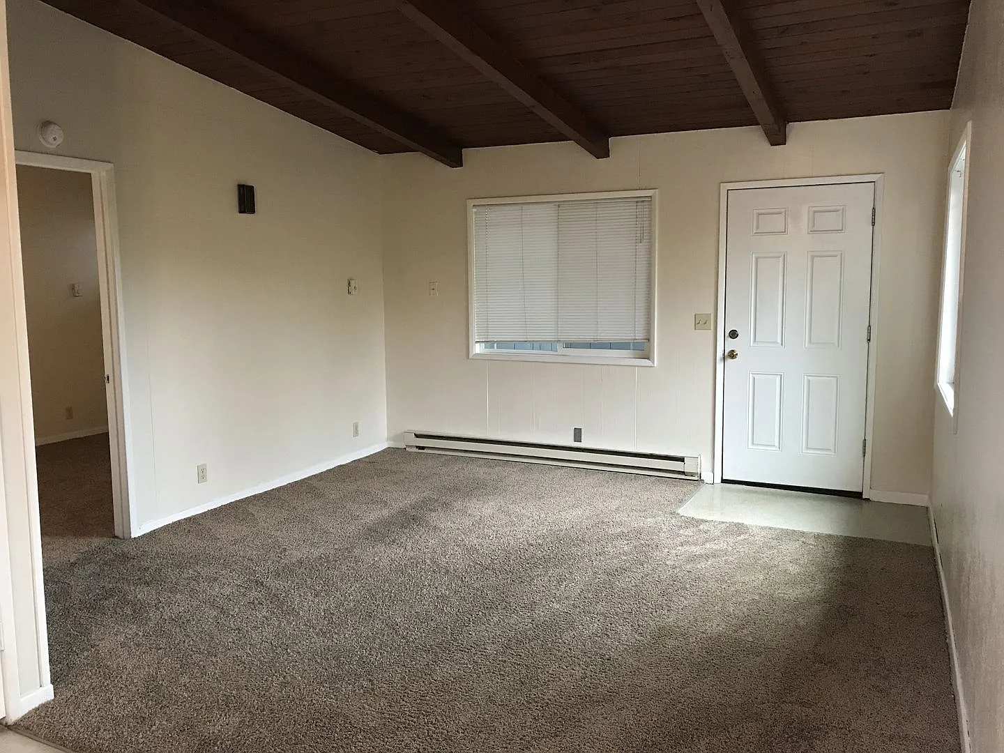 052-Country Squire Apartments — Photo 2