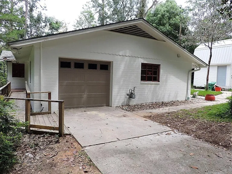2049 NW 9th Ave — Photo 5
