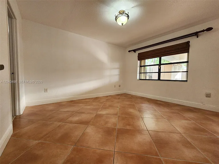 13412 SW 17th Ter — Photo 6