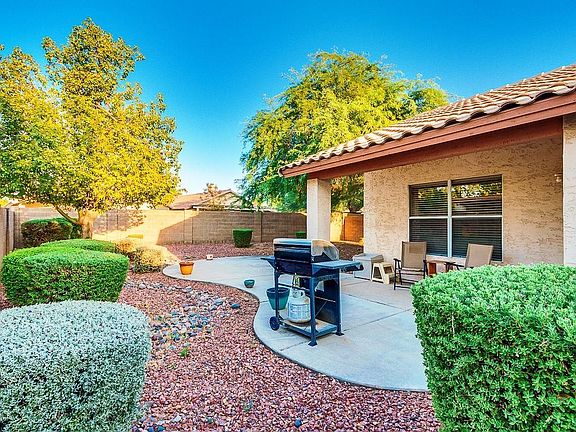 4th image of 1381 S Yucca Pl