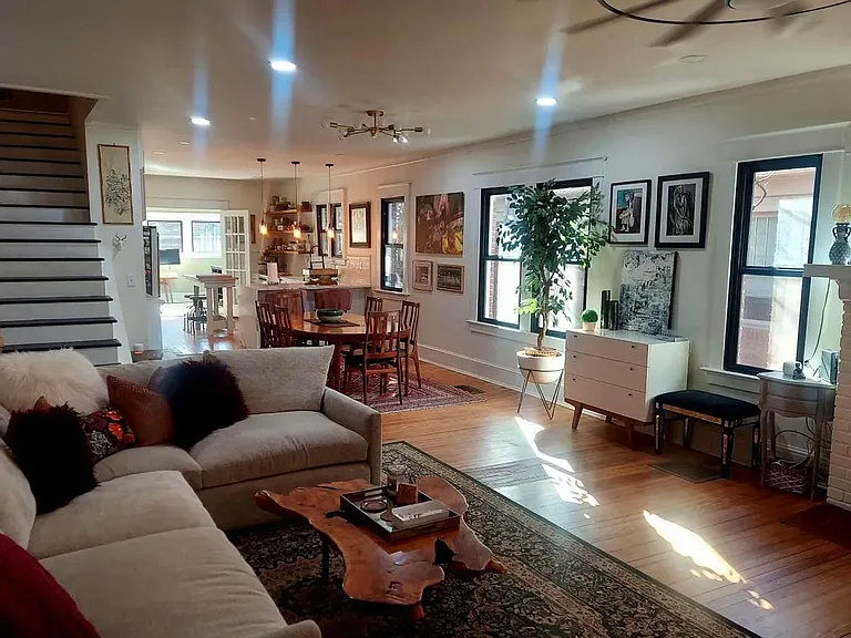 447 E Lake Dr — Photo 1