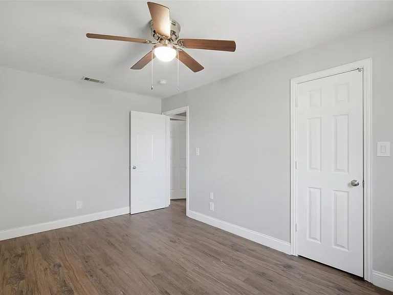 313 N Church St — Photo 14