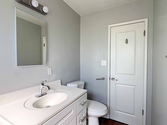 3rd image of 4114-5 32nd St