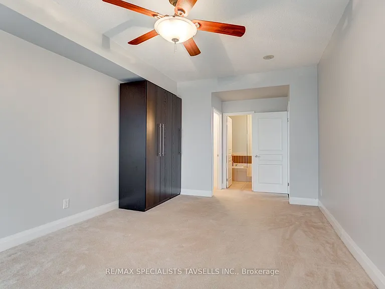 1 Hurontario St #304 — Photo 20