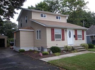 225 Tennyson Rd, Warwick, RI 02888