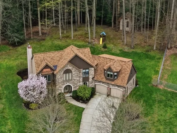 10 Tiffany Ln, Elma, NY 14086