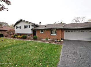 23W039 Hackberry Dr, Glen Ellyn, IL 60137