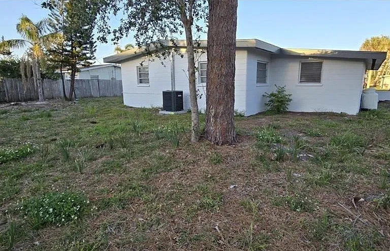 1634 Banyan Dr — Photo 15