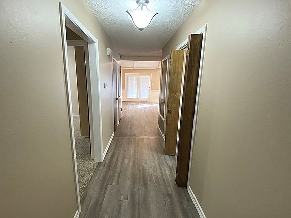 4th image of 2921 Canyon Creek Dr