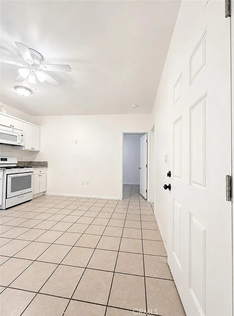 1 bed, 407 sqft, $1,590 — Photo 3