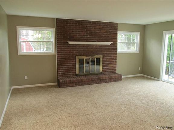 5th image of 14056 Mayfield St