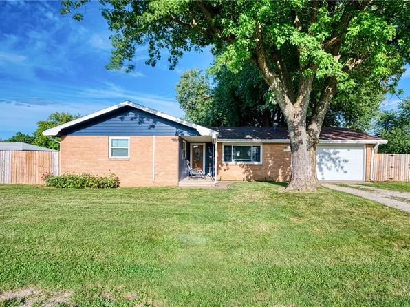 203 S Kentucky St, Chrisman, IL 61924